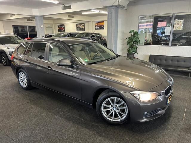Bruin Gebruikt 2013 BMW 318 Stationwagen | € 6.995 (Eerlijke prijs) - Afbeelding 1/4