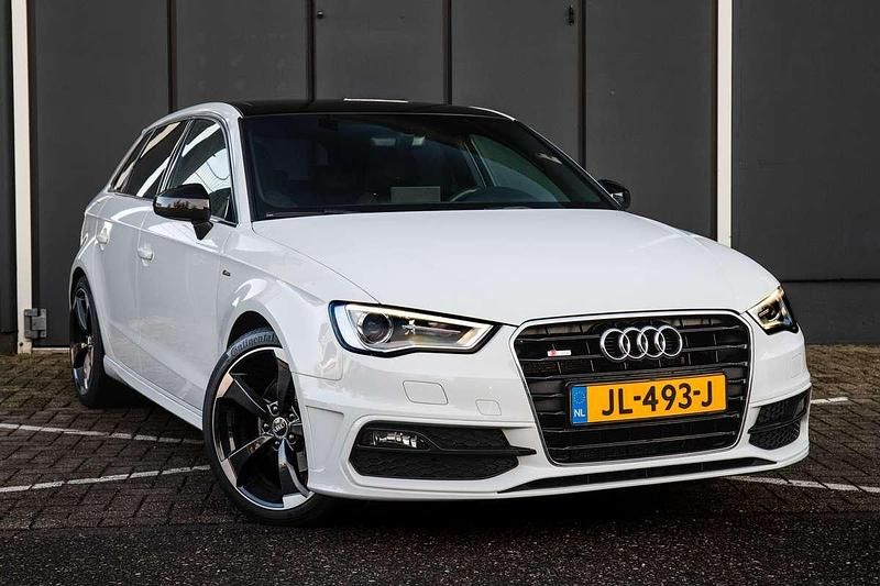 Wit Occasion 2016 Audi A3 Hatchback | € 11.000 (Goede deal) - Afbeelding 1/4