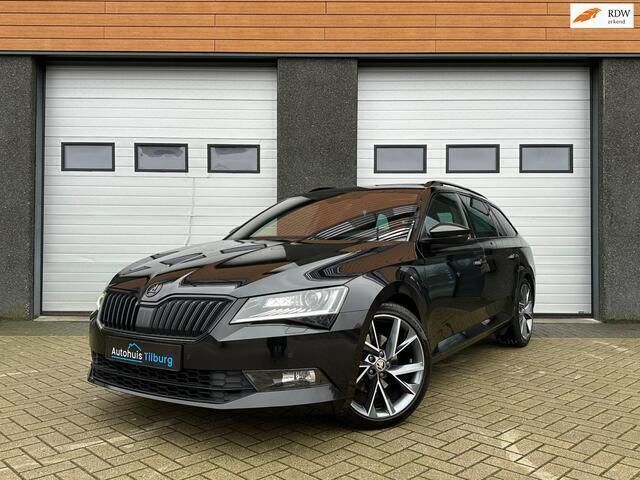 Zwart, metallic lak Gebruikt 2018 Skoda Superb SportLine Stationwagen | € 24.990 (Eerlijke prijs) - Afbeelding 1/4