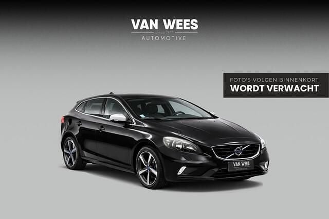 Zwart Occasion 2016 Volvo V40 R-Design Hatchback | € 11.950 (Goede deal) - Afbeelding 1/2