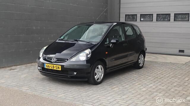 Zwart Gebruikt 2002 Honda Jazz LS Hatchback | € 4.995 (Iets duurder) - Afbeelding 1/4
