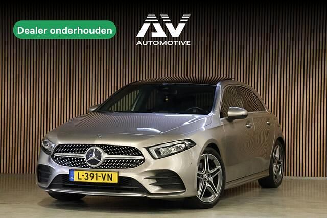 Grijs Gebruikt 2019 Mercedes A180 AMG Hatchback | € 17.900 (Duur) - Afbeelding 1/4