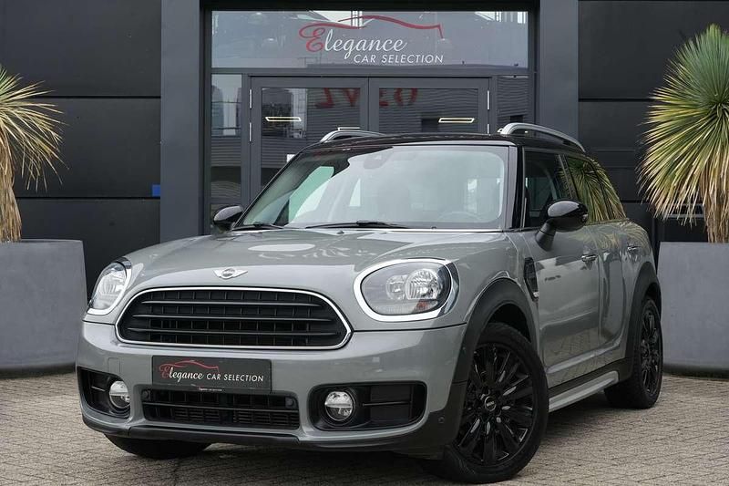 Grijs, metallic lak Gebruikt 2018 Mini Cooper Countryman Salt SUV | € 18.950 (Goede deal) - Afbeelding 1/4