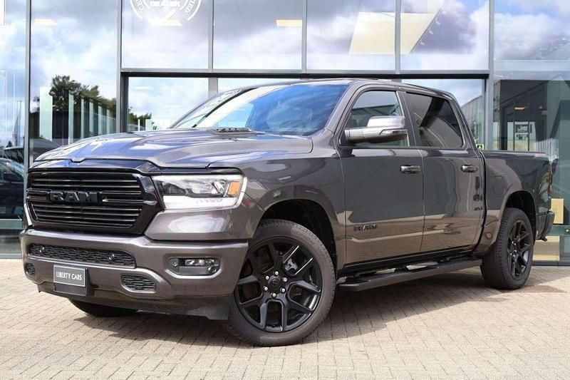 Grijs Nieuw 2025 Dodge Ram Pickup | € 79.500 (Iets duurder) - Afbeelding 1/4