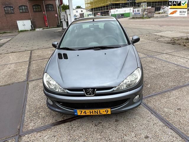 Grijs Gebruikt 2009 Peugeot 206 Hatchback | € 1.999 (Goede deal) - Afbeelding 1/4