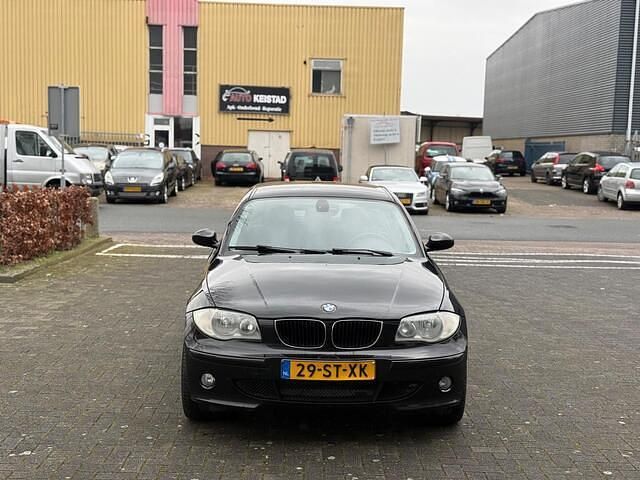 Occasion BMW 120 Executive 150 PK (110 kW) 2006 Zwart Hatchback