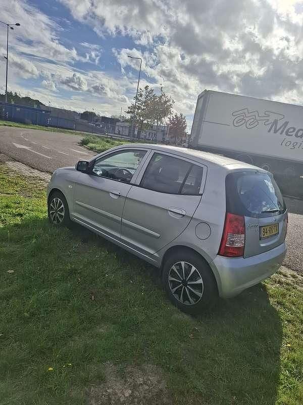 Grijs Gebruikt 2005 Kia Picanto EX Hatchback | € 2.000 (Eerlijke prijs) - Afbeelding 1/4