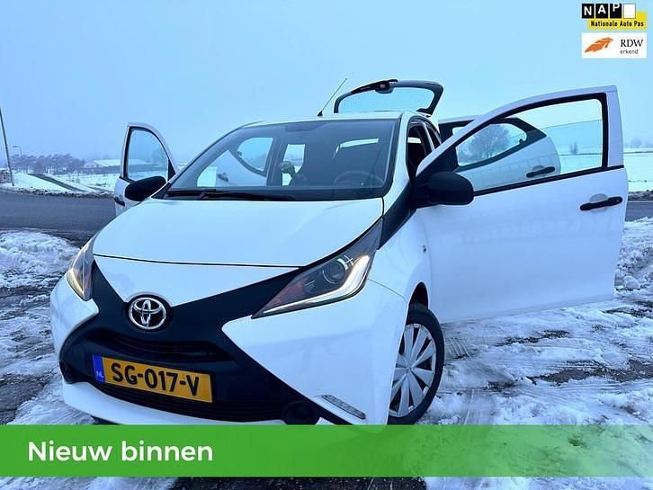 Wit (metallic) Occasion 2018 Toyota Aygo Hatchback | € 8.950 (Goede deal) - Afbeelding 1/4