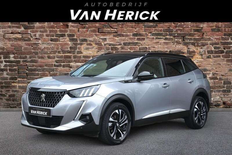 Grijs, metallic lak Gebruikt 2021 Peugeot 2008 GT SUV | € 18.945 (Eerlijke prijs) - Afbeelding 1/4