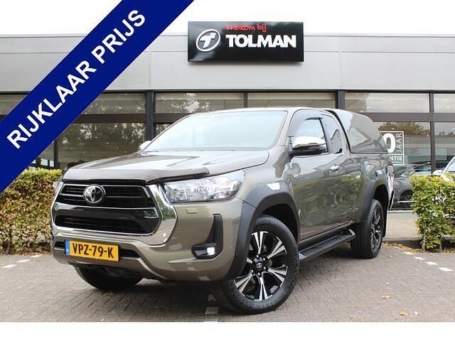 Groen Gebruikt 2022 Toyota HiLux Premium Pickup | € 42.950 (Iets duurder) - Afbeelding 1/4