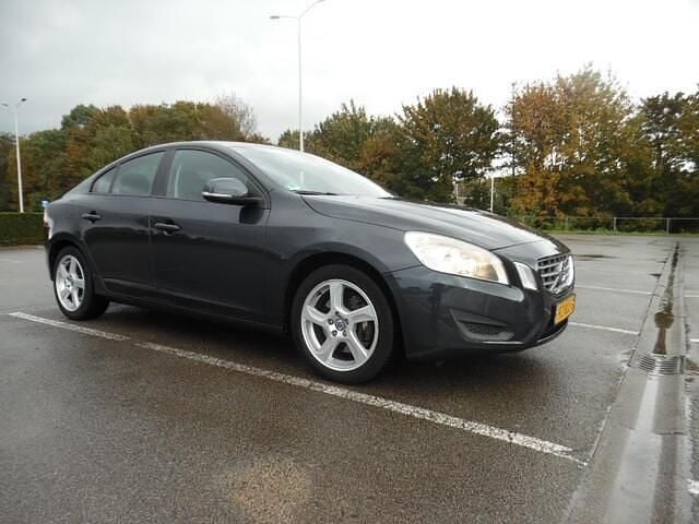 Grijs Gebruikt 2010 Volvo S60 Sedan | € 6.750 (Goede deal) - Afbeelding 1/4
