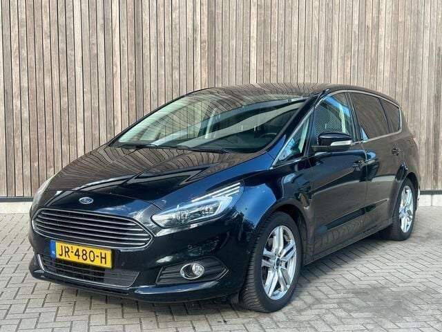 Zwart Gebruikt 2015 Ford S-MAX Titanium MPV | € 7.999 - Afbeelding 1/4