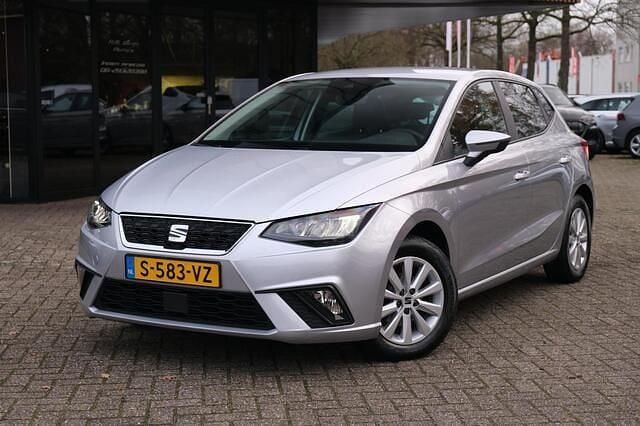 Grijs Gebruikt 2022 Seat Ibiza Style Hatchback | € 12.950 (Super prijs) - Afbeelding 1/4