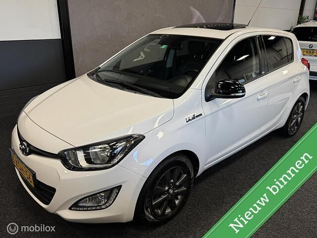 Wit Gebruikt 2014 Hyundai i20 Hatchback | € 7.499 (Duur) - Afbeelding 1/4