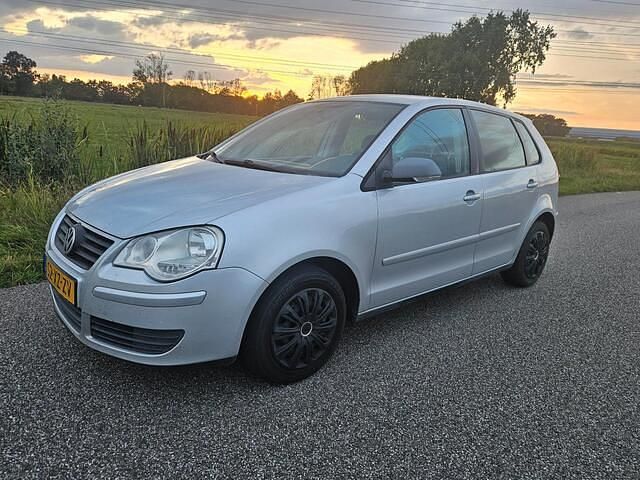 Grijs Gebruikt 2008 VW Polo Hatchback | € 1.450 (Eerlijke prijs) - Afbeelding 1/4