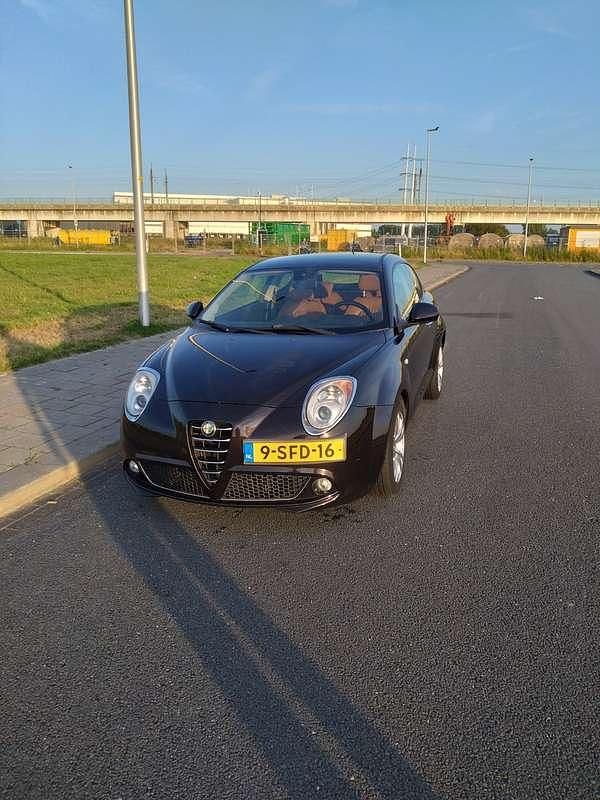 Zwart Gebruikt 2013 Alfa Romeo MiTo Hatchback | € 2.850 (Goede deal) - Afbeelding 1/4