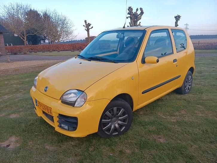 Occasion Fiat Seicento 54 PK (39 kW) 2003 Geel Hatchback