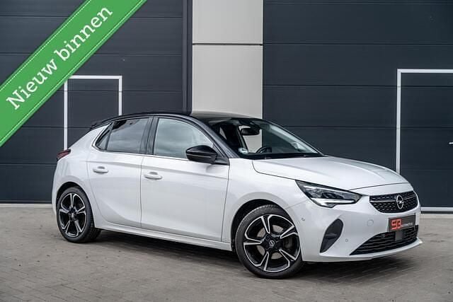 Wit Gebruikt 2022 Opel Corsa GS Line Hatchback | € 13.950 (Eerlijke prijs) - Afbeelding 1/4