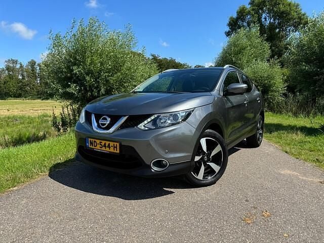 Grijs Gebruikt 2017 Nissan Qashqai N-Connecta SUV | € 11.988 (Eerlijke prijs) - Afbeelding 1/4