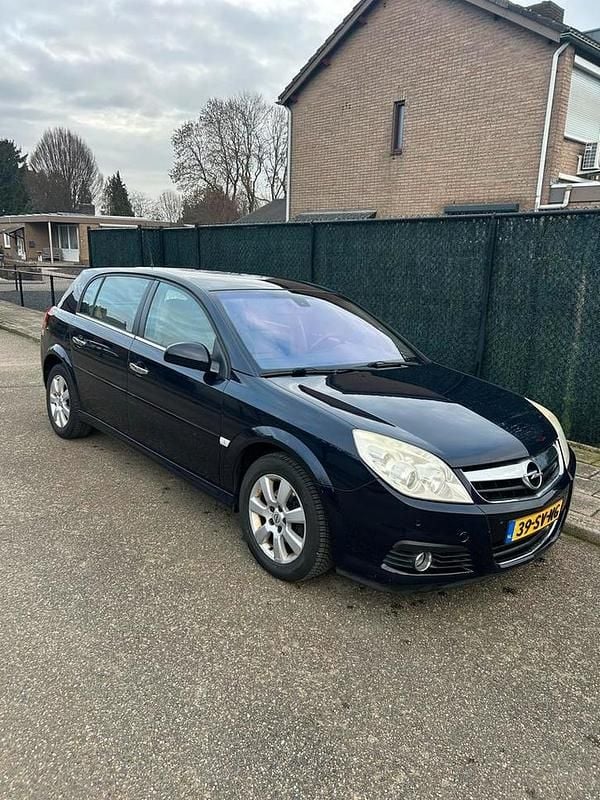 Occasion 2006 Opel Signum Hatchback | € 1.950 (Eerlijke prijs) - Afbeelding 1/4