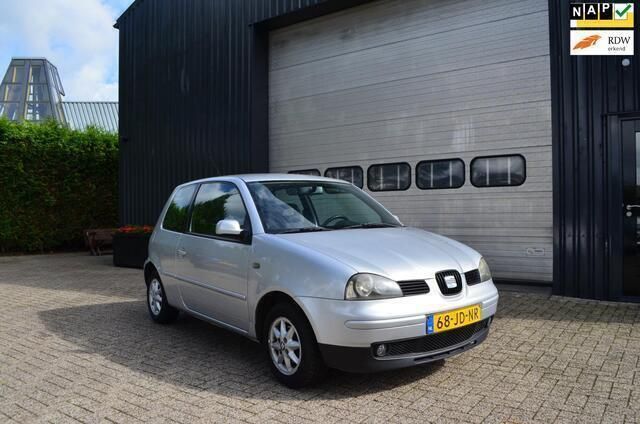 Grijs Gebruikt 2002 Seat Arosa Hatchback | € 1.950 (Iets duurder) - Afbeelding 1/4