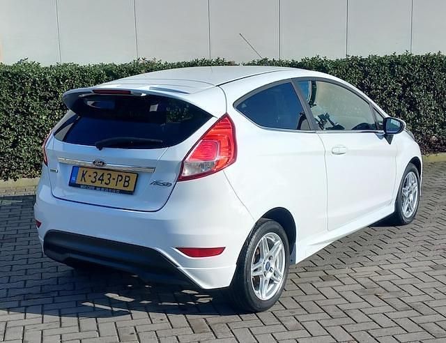 Occasion Ford Fiesta Titanium 101 PK (74 kW) 2013 Wit Hatchback