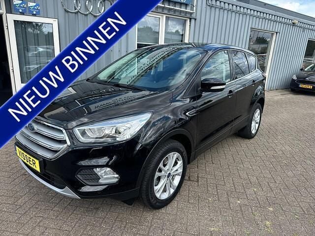 Zwart Gebruikt 2018 Ford Kuga Trend SUV | € 15.950 (Super prijs) - Afbeelding 1/4