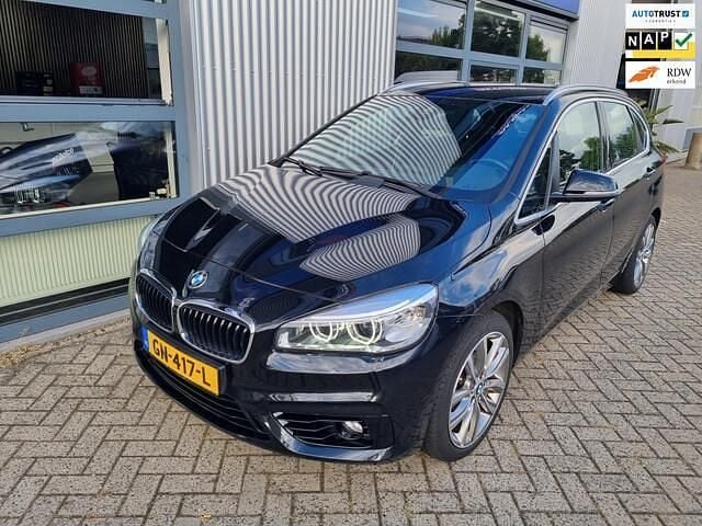 Zwart Gebruikt 2015 BMW 218 Sport Line Stationwagen | € 12.785 (Super prijs) - Afbeelding 1/4