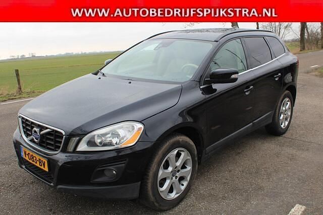 Zwart (metallic) Occasion 2009 Volvo XC60 SUV | € 5.950 (Iets duurder) - Afbeelding 1/4