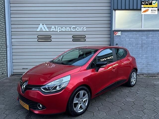 Rood Gebruikt 2013 Renault Clio IV Collection Hatchback | € 6.750 (Eerlijke prijs) - Afbeelding 1/4