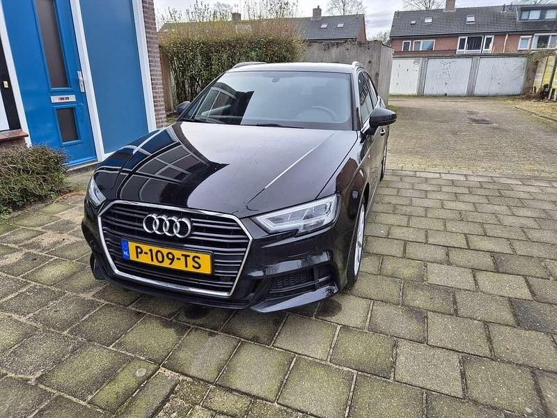 Zwart Gebruikt 2018 Audi A3 S-Line Hatchback | € 19.500 (Eerlijke prijs) - Afbeelding 1/4