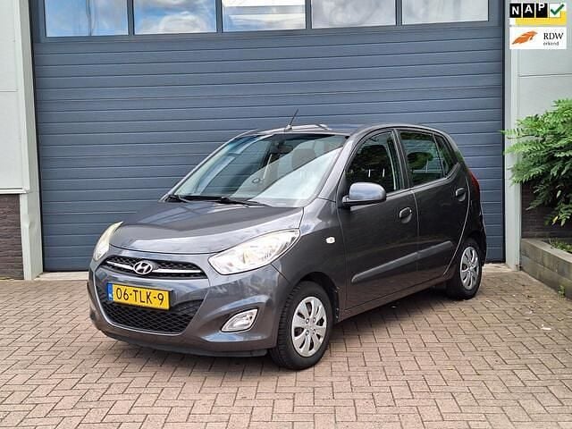 Grijs Gebruikt 2012 Hyundai i10 Hatchback | € 4.750 (Eerlijke prijs) - Afbeelding 1/4