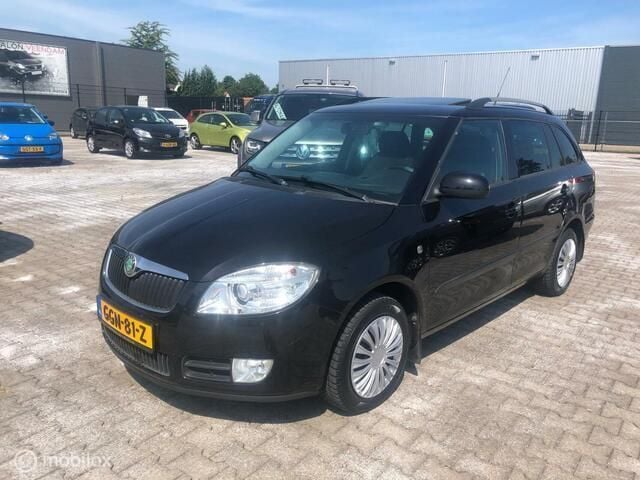 Zwart Gebruikt 2008 Skoda Fabia Stationwagen | € 3.489 (Duur) - Afbeelding 1/4