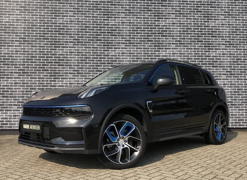 Zwart Gebruikt 2023 Lynk & Co 01 SUV | € 28.399 (Eerlijke prijs) - Afbeelding 1/4