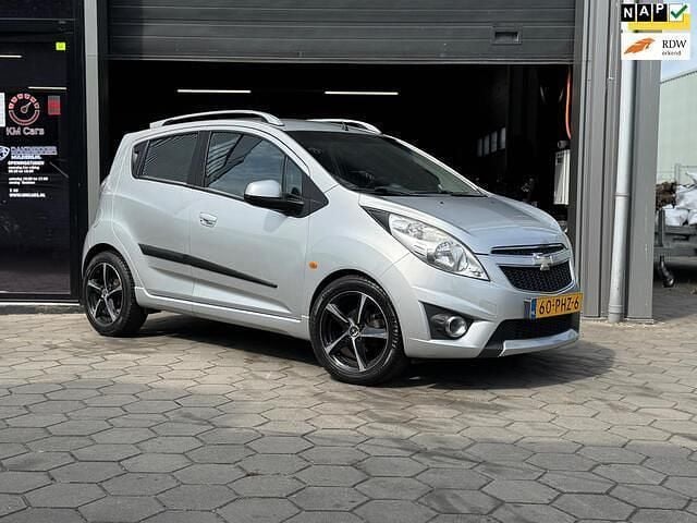 Grijs Gebruikt 2011 Chevrolet Spark LT Hatchback | € 2.850 (Eerlijke prijs) - Afbeelding 1/4