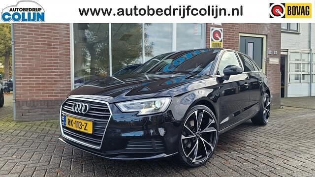 Zwart Gebruikt 2018 Audi A3 Sportback Sport Hatchback | € 15.480 (Goede deal) - Afbeelding 1/4