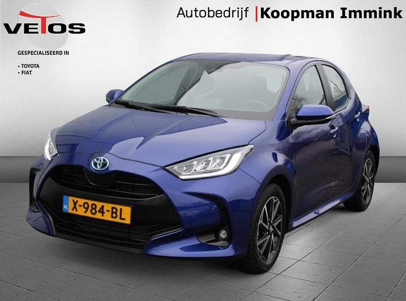 Occasion Toyota Yaris Hybrid 92 PK (67 kW) 2023 Blauw (metallic) Hatchback