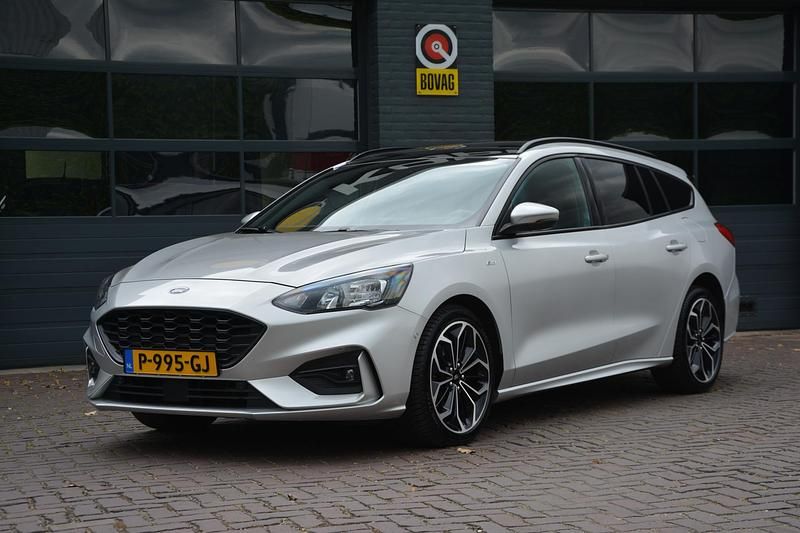 Zilver Occasion 2020 Ford Focus Business Edition Stationwagen | € 19.950 (Iets duurder) - Afbeelding 1/4