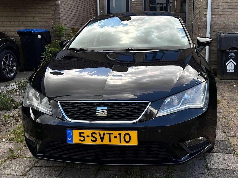 Zwart Gebruikt 2013 Seat Leon Style Stationwagen | € 7.000 (Eerlijke prijs) - Afbeelding 1/4