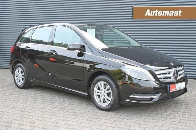 Zwart Gebruikt 2012 Mercedes B180 Ambition MPV | € 10.950 (Eerlijke prijs) - Afbeelding 1/4
