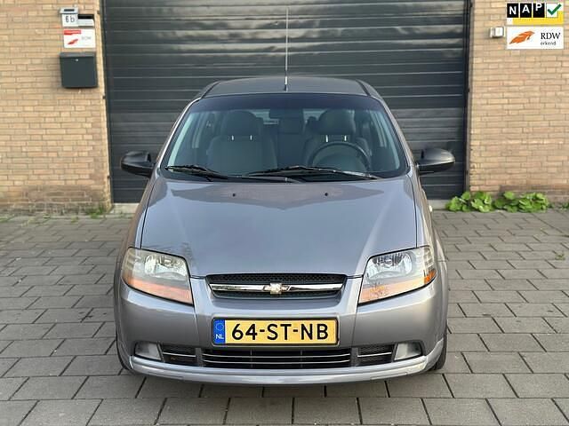 Grijs Gebruikt 2006 Chevrolet Kalos Hatchback | € 1.500 (Eerlijke prijs) - Afbeelding 1/4