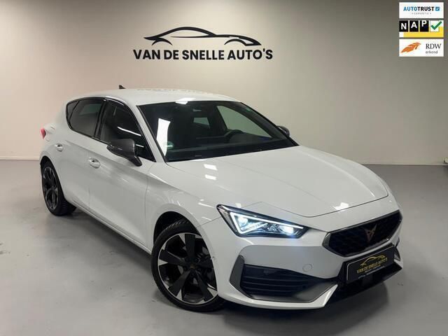 Wit Gebruikt 2024 Cupra Leon Stationwagen | € 29.990 (Eerlijke prijs) - Afbeelding 1/4