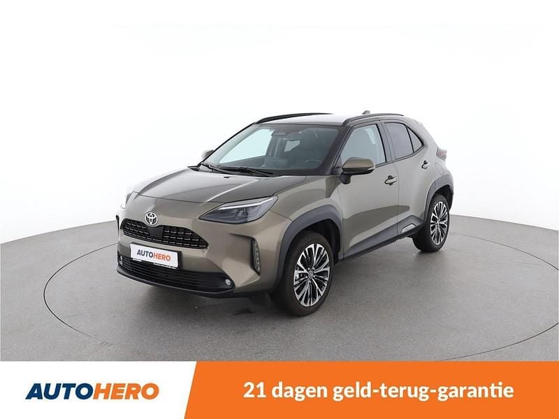 Grijs (metallic) Gebruikt 2024 Toyota Yaris Cross Lounge SUV | € 28.749 (Eerlijke prijs) - Afbeelding 1/4