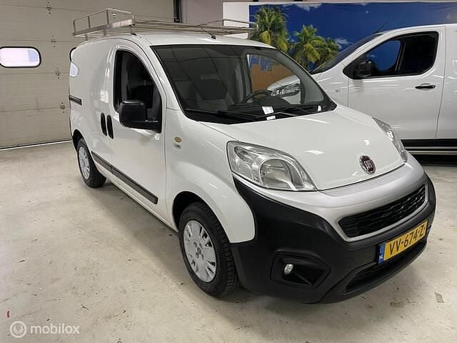 Wit Gebruikt 2016 Fiat Fiorino MPV | € 4.450 (Eerlijke prijs) - Afbeelding 1/4