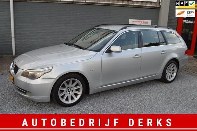 Grijs Gebruikt 2008 BMW 523 Executive Stationwagen | € 4.950 (Eerlijke prijs) - Afbeelding 1/4