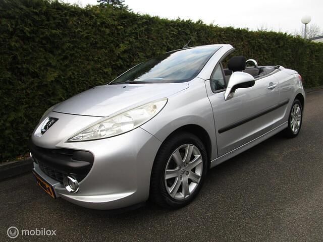 Grijs (metallic) Occasion 2009 Peugeot 207 CC Cabriolet | € 5.950 - Afbeelding 1/4