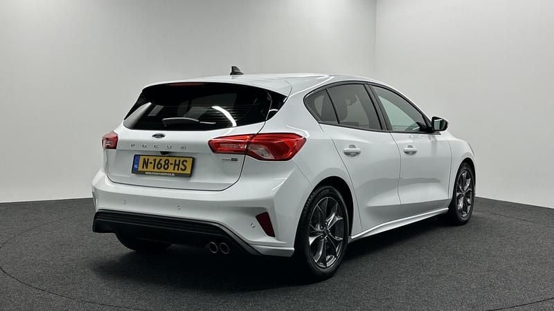 Wit Gebruikt 2020 Ford Focus ST-Line Hatchback | € 15.000 (Goede deal) - Afbeelding 1/4