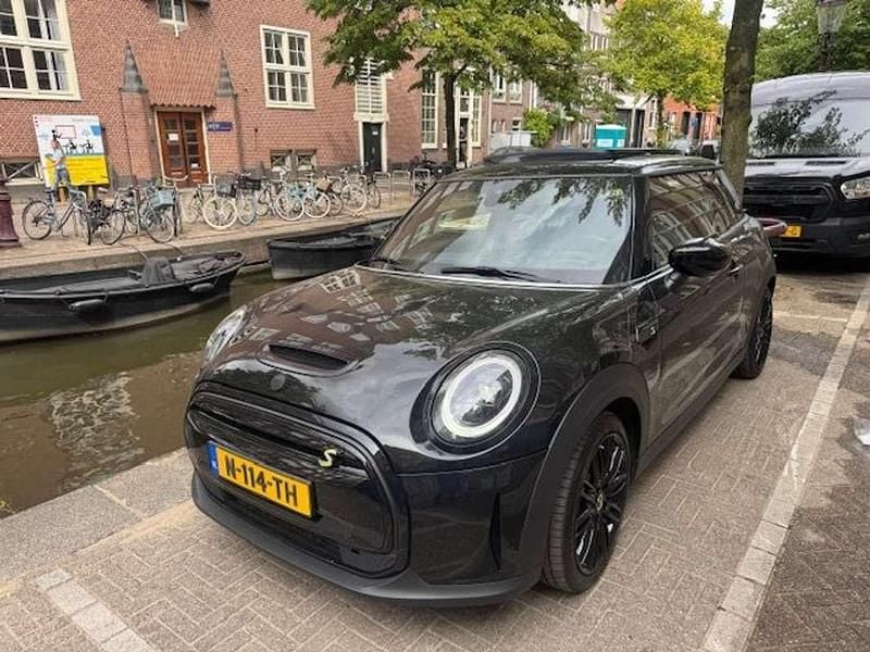 Zwart Gebruikt 2021 Mini Cooper SE Business Hatchback | € 17.900 (Eerlijke prijs) - Afbeelding 1/4