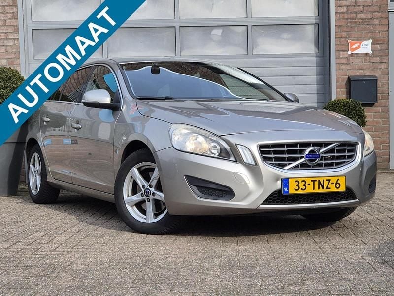 Grijs Gebruikt 2012 Volvo V60 Momentum Stationwagen | € 9.500 (Eerlijke prijs) - Afbeelding 1/4
