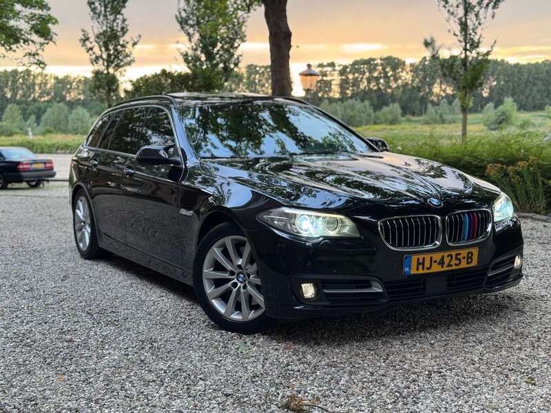 Zwart Gebruikt 2014 BMW 530 Luxury Line Stationwagen | € 13.450 (Iets duurder) - Afbeelding 1/4